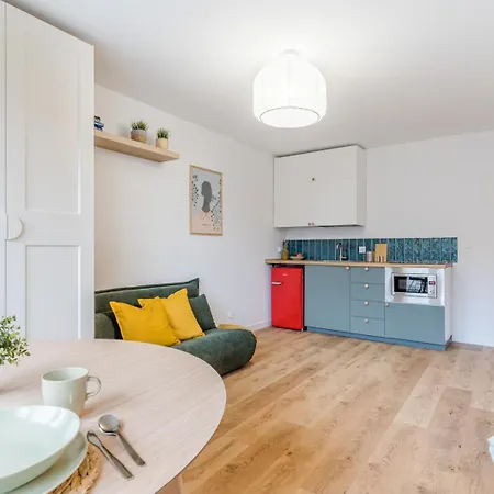 Apartment Retro Apartment - 12 Min To Old Town Gdansk,Pkp & Shopping Mall