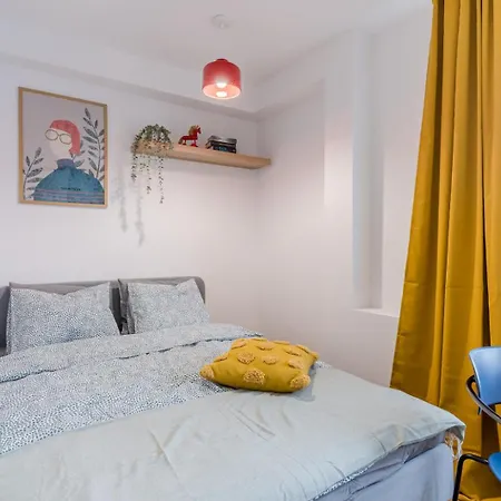 Apartment Retro Apartment - 12 Min To Old Town Gdansk,Pkp & Shopping Mall